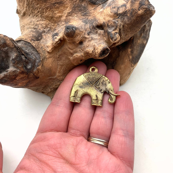 Brass Elephant Pendant (Available In Brass Or Black) (BP35)