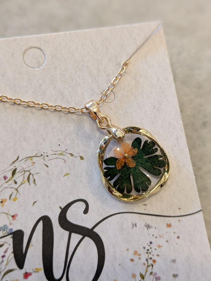 Cica Didiscus Pendant Necklace