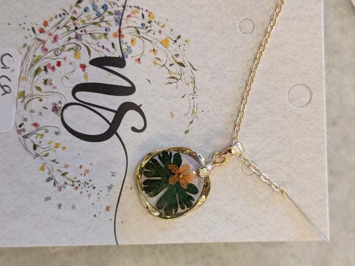 Cica Didiscus Pendant Necklace