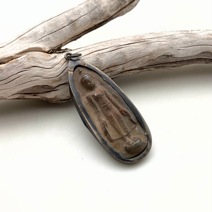 Teardrop Amulet Pendant From Thailand (LAP39)