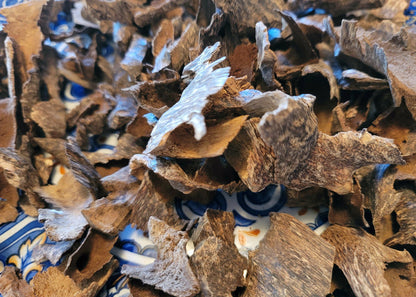 Vietnamese super Girmit, 100% pure natural, agarwood. Hand-selected pieces. - theperfumist